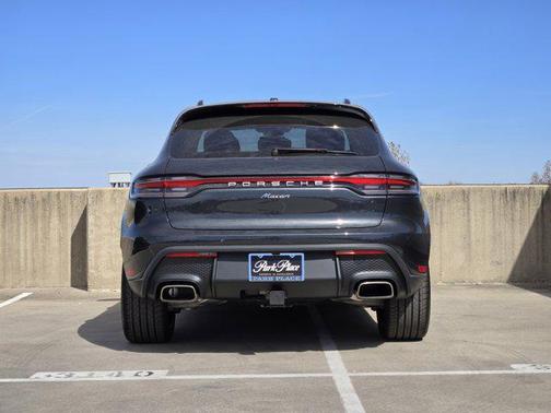 2026 Porsche Macan AWD