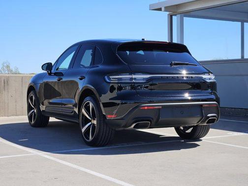 2023 Porsche Macan AWD