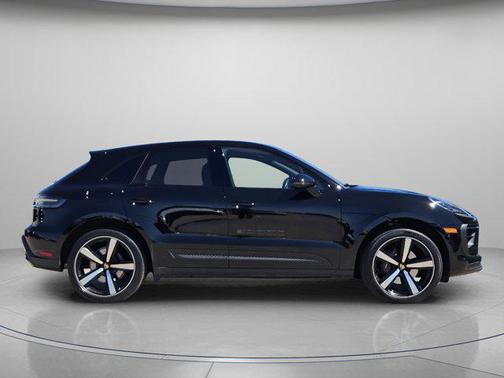 2023 Porsche Macan T