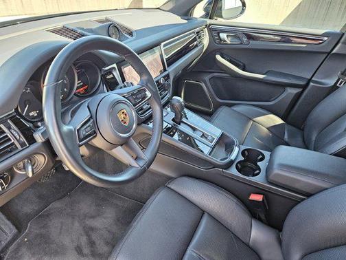 2023 Porsche Macan AWD