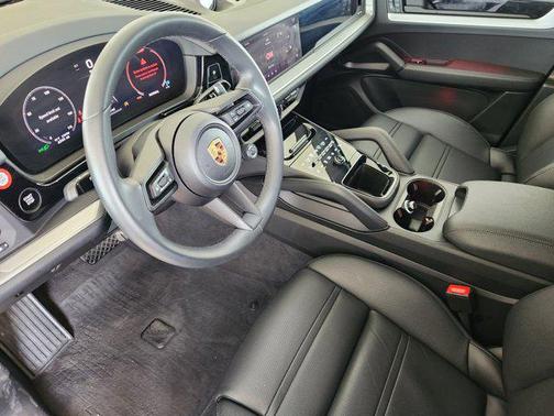 2024 Porsche Cayenne Coupe AWD