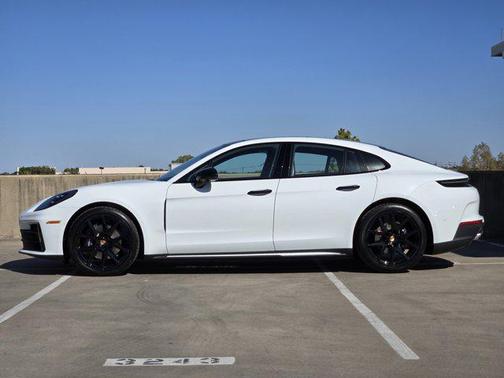 2026 Porsche Panamera RWD