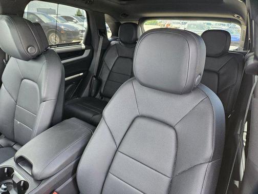 2024 Porsche Cayenne AWD