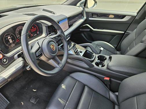 2024 Porsche Cayenne AWD