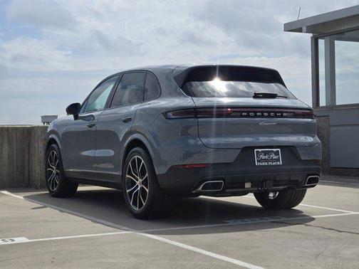 2025 Porsche Cayenne AWD