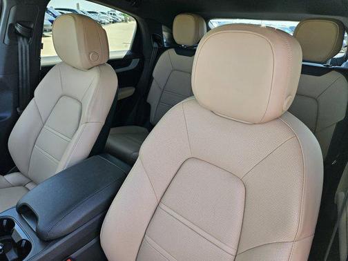 2025 Porsche Cayenne Coupe AWD