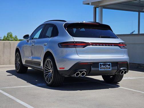 Dolomite Silver Metallic 2026 Porsche Macan Macan