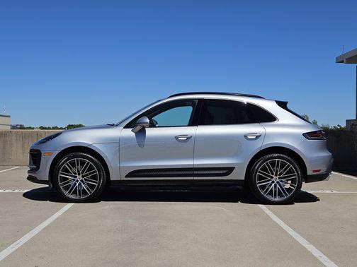 Dolomite Silver Metallic 2026 Porsche Macan Macan