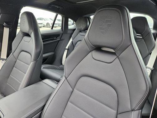 2026 Porsche Panamera 4