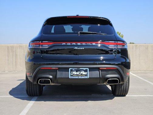 2025 Porsche Macan AWD