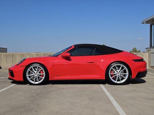 2024 Porsche 911 Carrera 4 GTS