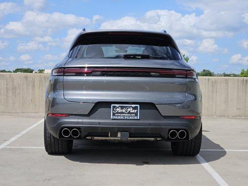 2024 Porsche Cayenne S