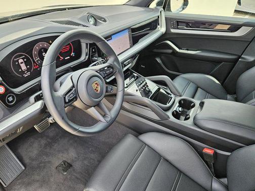 2024 Porsche Cayenne S