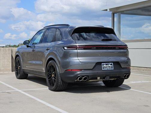 2024 Porsche Cayenne S