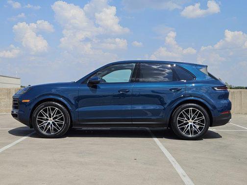 2025 Porsche Cayenne AWD