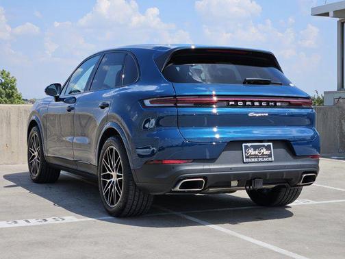 2025 Porsche Cayenne AWD