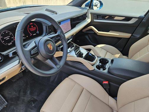 2025 Porsche Cayenne AWD