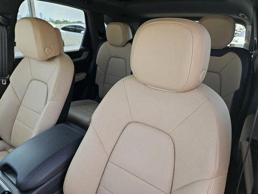 2025 Porsche Cayenne AWD