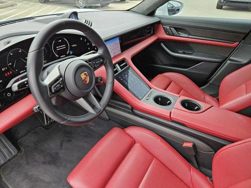 2024 Porsche Taycan GTS