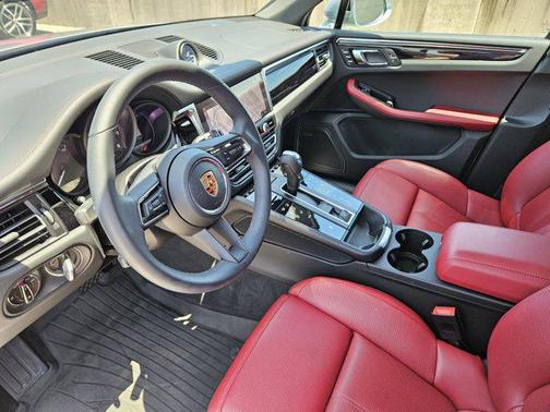 2024 Porsche Macan Base