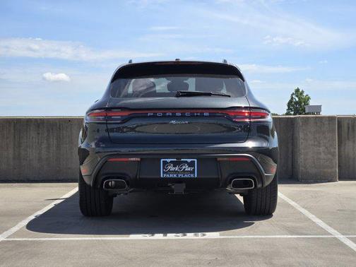 2025 Porsche Macan AWD