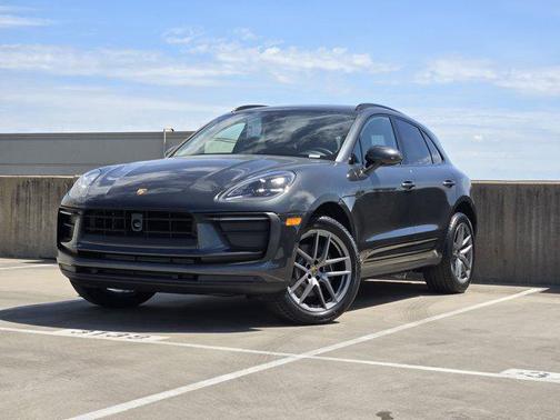 2025 Porsche Macan AWD
