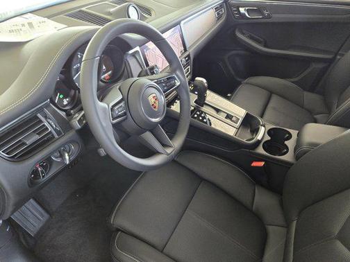 2025 Porsche Macan GTS