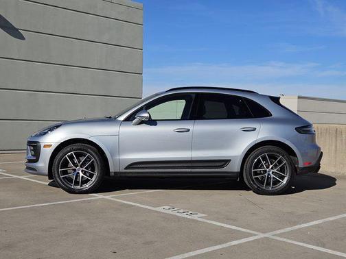2025 Porsche Macan AWD