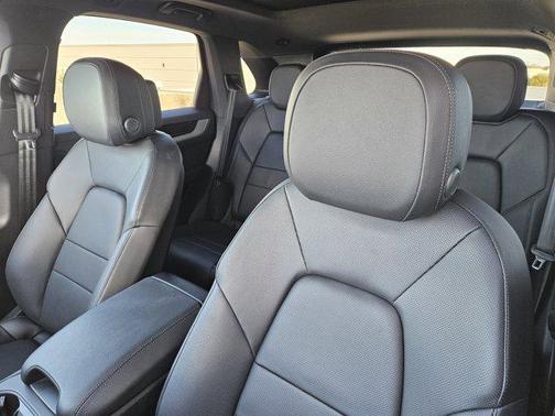 2025 Porsche Cayenne Cayenne