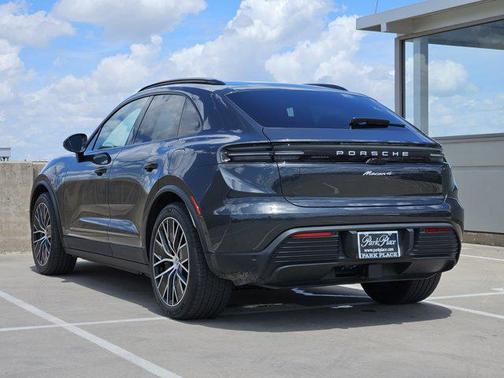 2024 Porsche Macan Base