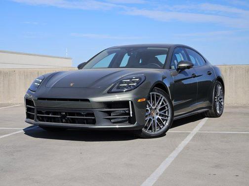 2026 Porsche Panamera RWD