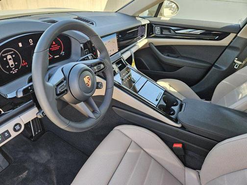 2026 Porsche Panamera RWD