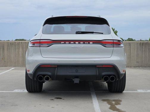 2025 Porsche Macan Base