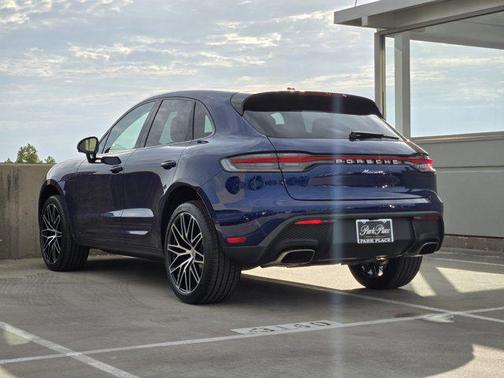 2025 Porsche Macan AWD
