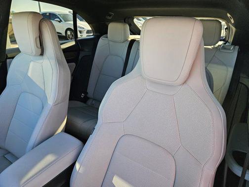 2024 Porsche Macan 4