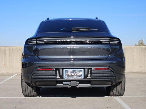 2024 Porsche Macan 4