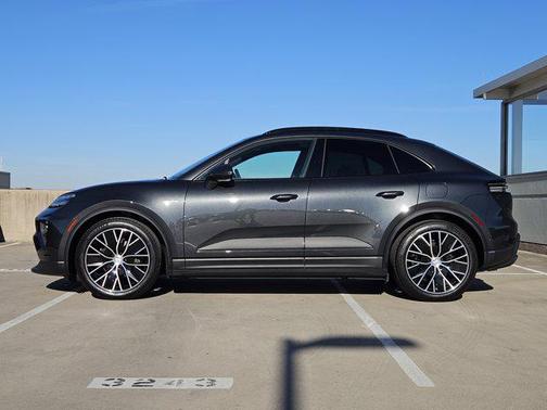 2024 Porsche Macan 4