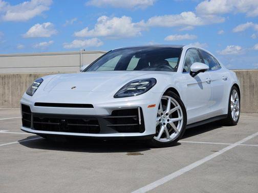 2025 Porsche Panamera RWD