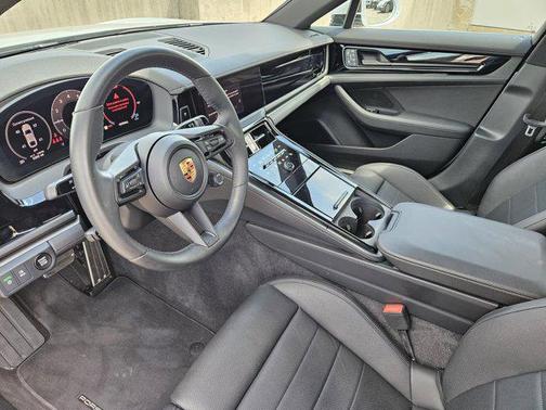 2025 Porsche Panamera RWD