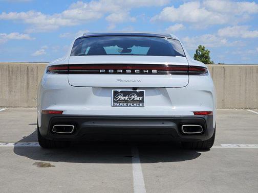 2025 Porsche Panamera RWD