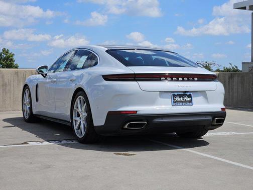 2025 Porsche Panamera RWD