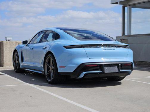 2022 Porsche Taycan Turbo
