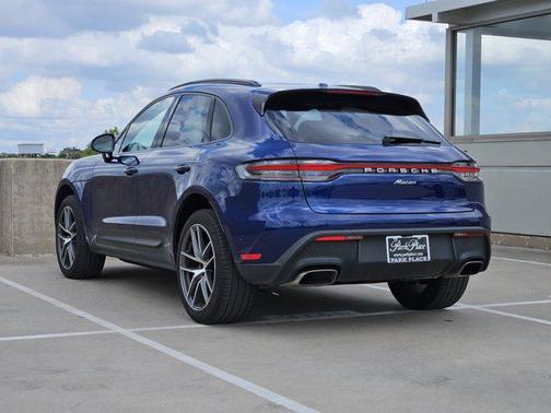 2023 Porsche Macan Base