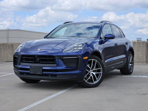 2023 Porsche Macan Base