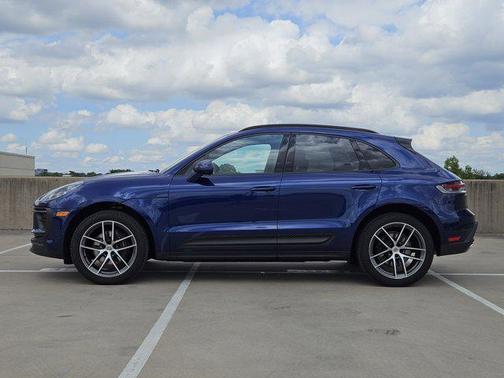 2023 Porsche Macan Base