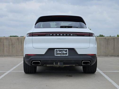 2024 Porsche Cayenne AWD