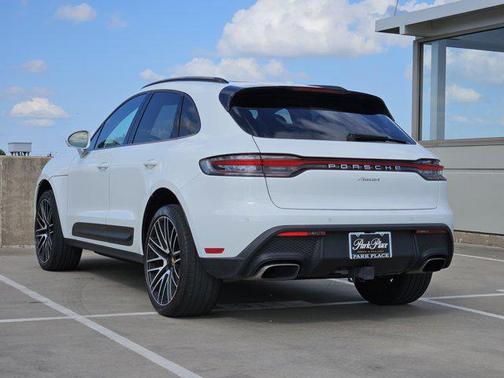 2023 Porsche Macan Base