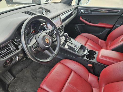 2023 Porsche Macan Base