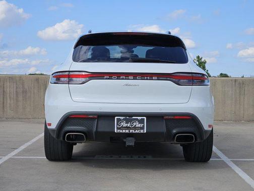 2023 Porsche Macan Base