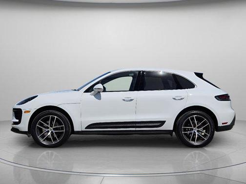 Carrara White Metallic 2026 Porsche Macan Macan